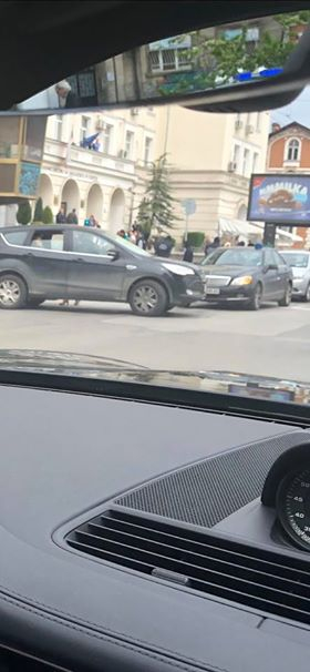Говорителят на Цацаров повдигна завесата около спецакцията срещу кметицата на "Младост" Десислава Иванчева (СНИМКИ)