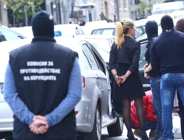 Нов жесток удар за кметицата на "Младост"! Горещи СНИМКИ само в БЛИЦ от ареста