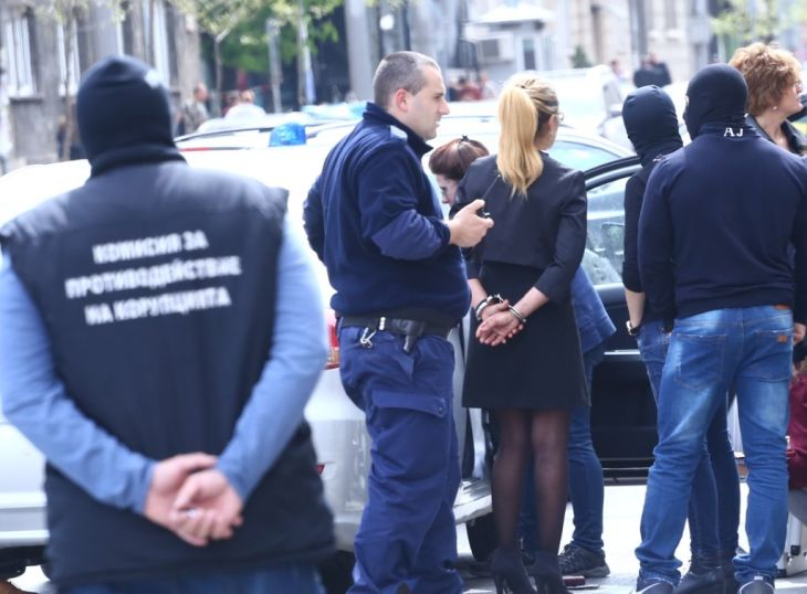 Нов жесток удар за кметицата на "Младост"! Горещи СНИМКИ само в БЛИЦ от ареста