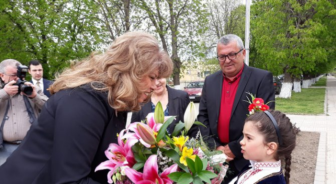 Йотова с плашещи данни: Всеки месец по една махала или цяло село изчезват