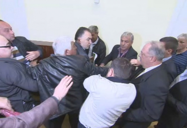 Още за позорния екшън в СДС: Синята идея се превърна в ... бой до синьо (ВИДЕО)