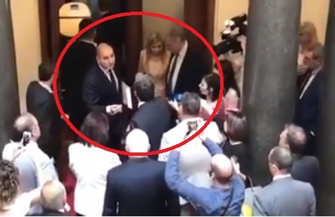 БЛИЦ TV: Мощен скандал между ГЕРБ и БСП на входа на парламента!
