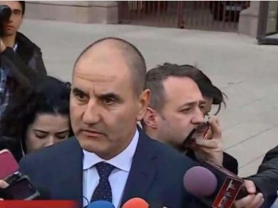 Цветанов захапа Радев, че предложил позиция на КСНС за излизане от ЕС, а Нинова го заплаши със съд