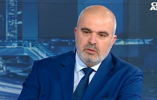 Глас от ГЕРБ: Звучи страхотно - най-гадните и най-мразените в държавата са депутатите и сега ще им се намалят заплатите