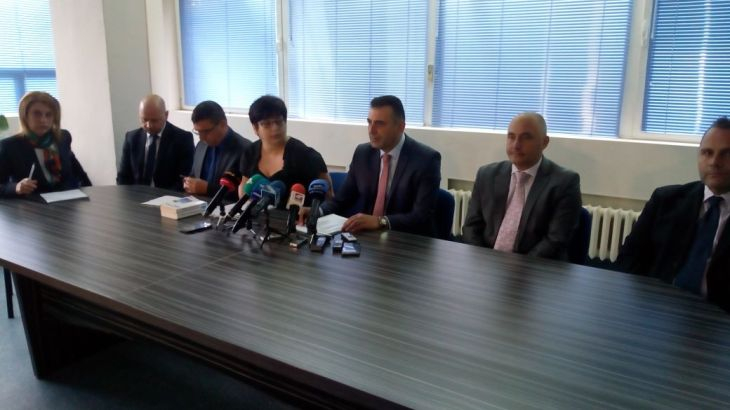 Шефът на полицаите-рекетьори взел 20 бона подкуп, дал по 1000 евро на ортаците си, но изникна нова мистерия!