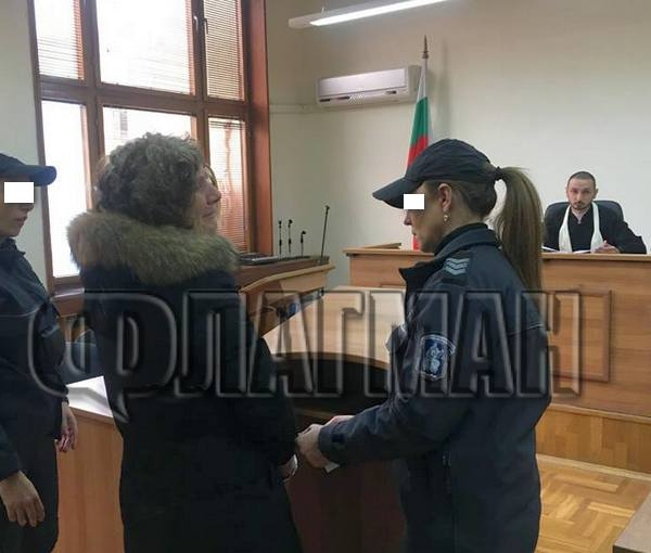 Крадлата Гюлсевен, която опустошаваше бутици в Бургас, изпадна в нервна криза, съдията... 