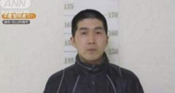 Вежлив затворник духна от пандиза, 6 600 ченгета са по петите му
