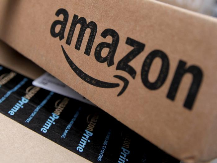 Купувачите на Amazon се ужасиха от детски тениски с особен надпис (СНИМКА)