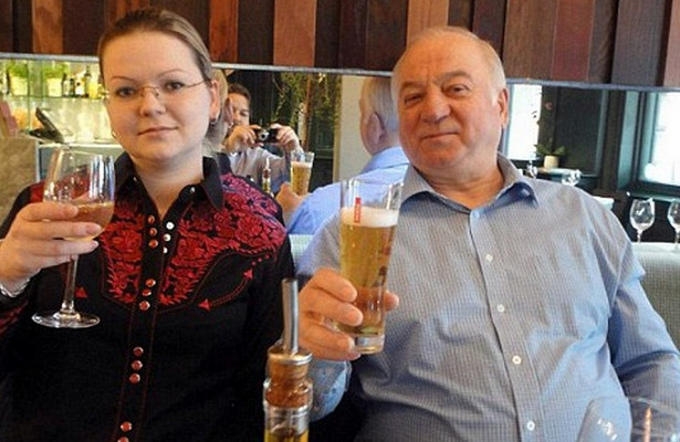 Годеникът на Юлия Скрипал и майка му потънаха вдън земя след инцидента в Солсбъри 