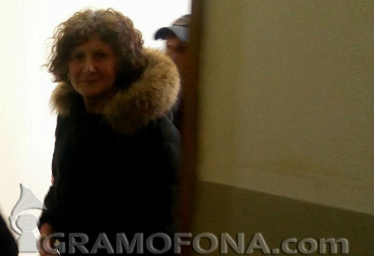 Управителка на магазин показа ВИДЕО с уникално чевръсти крадли, вършеещи по морето!