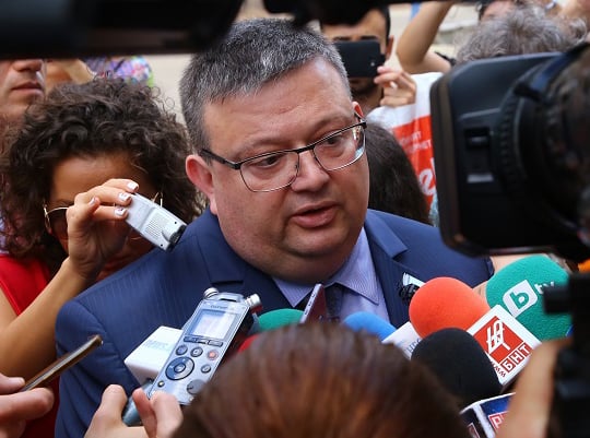 Цацаров със съдбовно решение за полицаите, обвинени за смъртта на Чората 