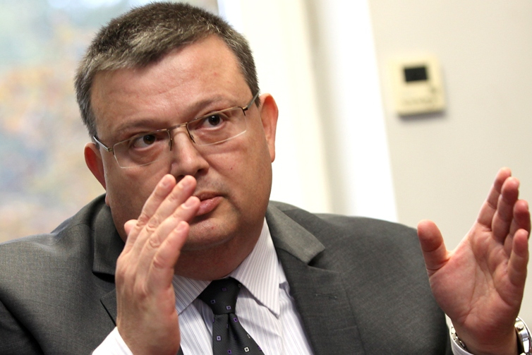 Цацаров в ексклузивно интервю пред БЛИЦ от Брюксел: Арестите срещу корупцията не се харесват от грантово зависими политици!
