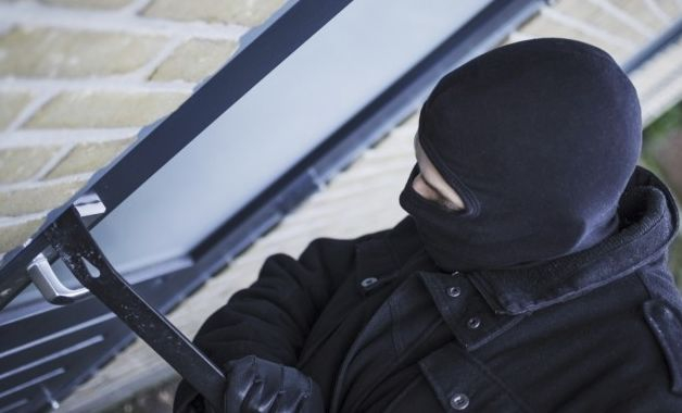 Брутална кражба в Сапарева баня! Апаши задигнаха 20 бона, заключени в еднотонова каса 