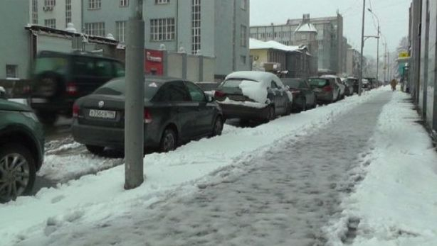 Докато у нас се радваме на летни температури, сняг заваля в... (СНИМКИ/ВИДЕО)