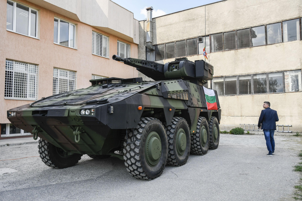 Страшно германско чудовище представиха в Института за отбрана в София (СНИМКИ)