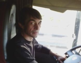 Горещо от Франция: Тираджията Валентин не знаел, че в камиона му има бежанци (СНИМКИ)
