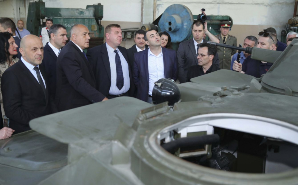 Борисов: При модернизирането на военна техника искаме да бъдат ангажирани българските учени и специалисти (СНИМКИ)