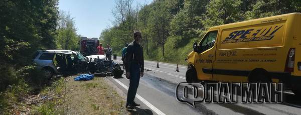 Ужасяващи СНИМКИ от бруталната катастрофа с труп в Бургаско, семейството на загиналата ридае неутешимо (СНИМКИ)