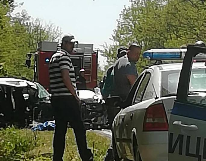 Ужасяващи СНИМКИ от бруталната катастрофа с труп в Бургаско, семейството на загиналата ридае неутешимо (СНИМКИ)