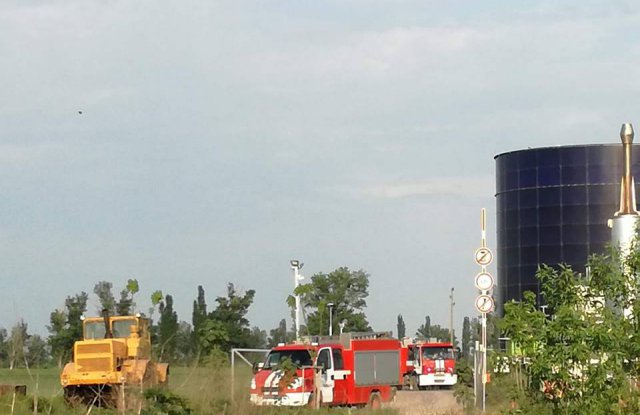 Черни облаци обгазиха пловдивско село, долетяха пожарни 