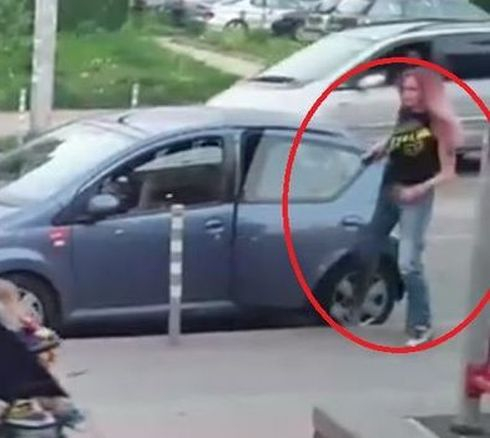 Потресаваща глупост! Розовокоса шофьорка затапи оживен столичен булевард и сътвори истински панаир (ВИДЕО)