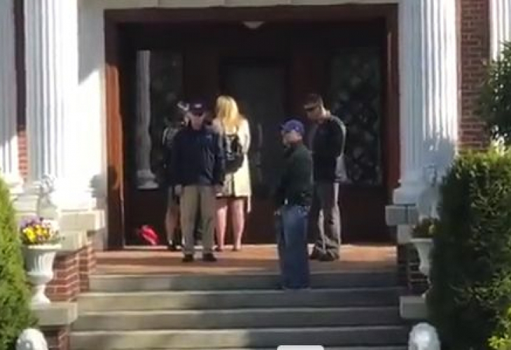 Властите в САЩ обясниха какво следва след разбитата вратата на резиденцията на руския консул в Сиатъл