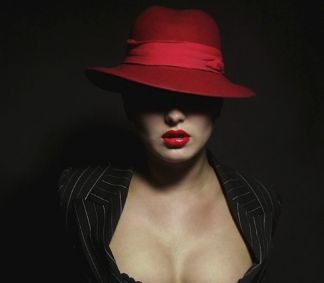 Фатална барманка подлуди от любов младия Симеон, а после му нанесе удар, който ще помни за цял живот