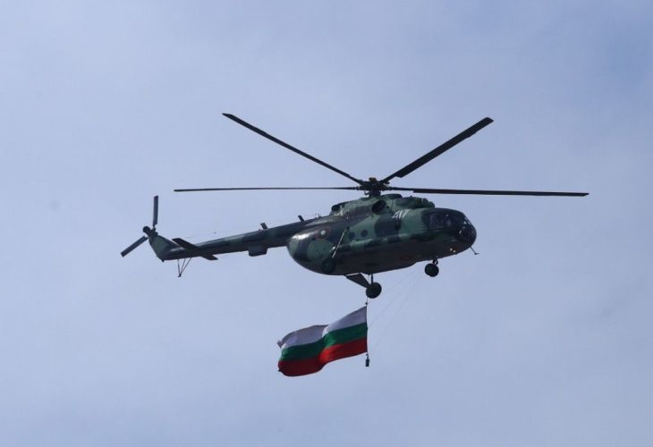 БЛИЦ TV! Военни самолети и хеликоптери кръжат над София - запазете спокойствие, става дума за... (СНИМКИ)