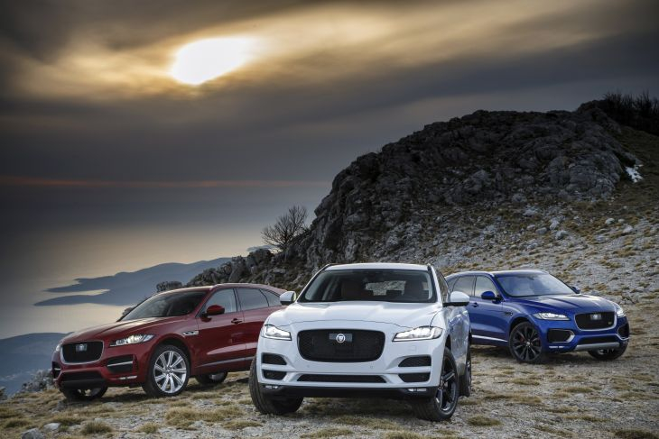 JAGUAR F-PACE за модел на година 2019: Нови технологии за безопасност, интериорни подобрения и 5-литров двигател с V8 SVR с компресор суперчарджър
