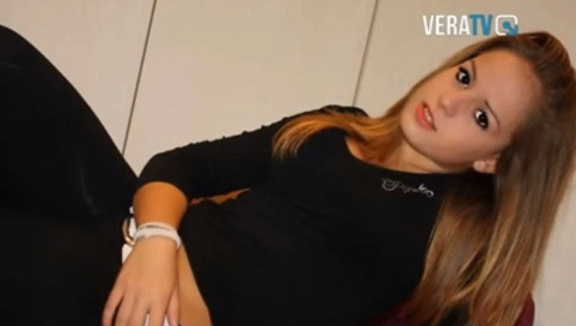 Погребаха в бял ковчег красавицата Памела, убита брутално от нигерийски бежанци, изяли сърцето и гениталиите й (СНИМКИ)