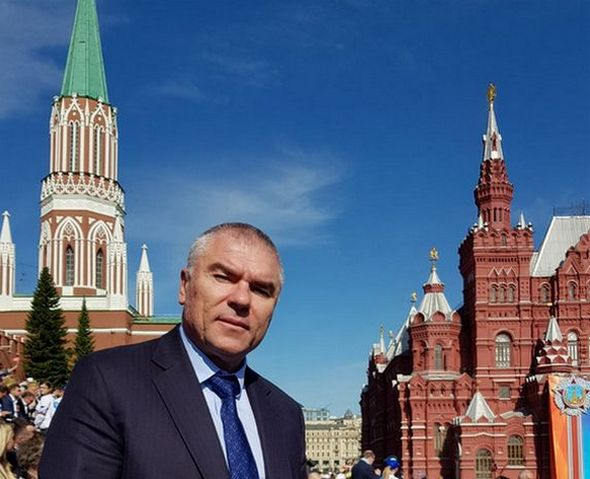 Докато родните политици отбелязват Деня на Европа, Марешки цъфна на... (СНИМКА)