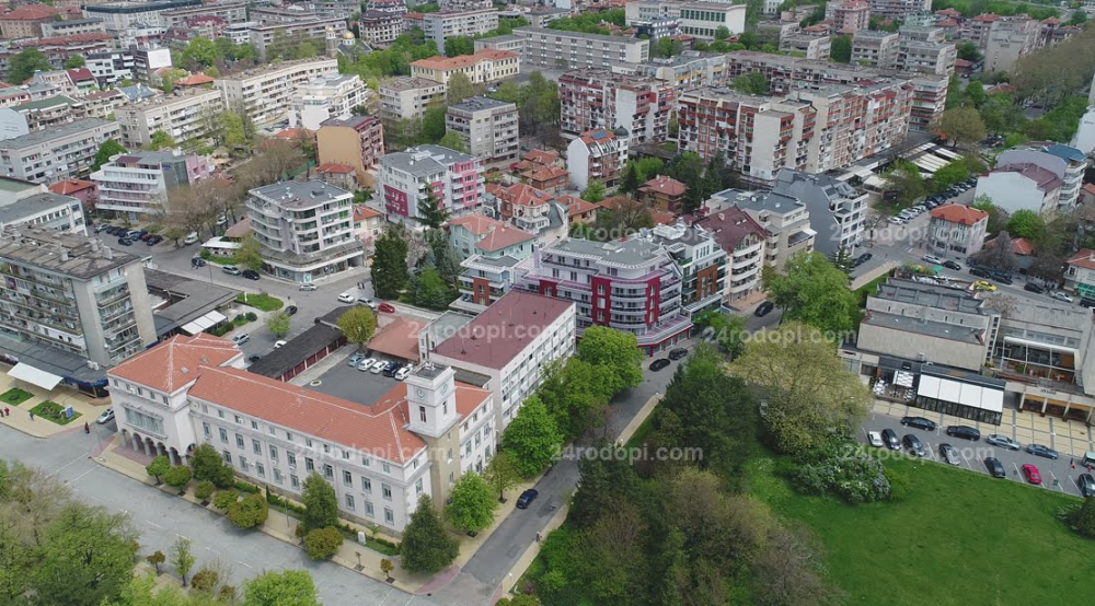 Пенсионирана учителка намери 250 лева и ги върна в полицията!