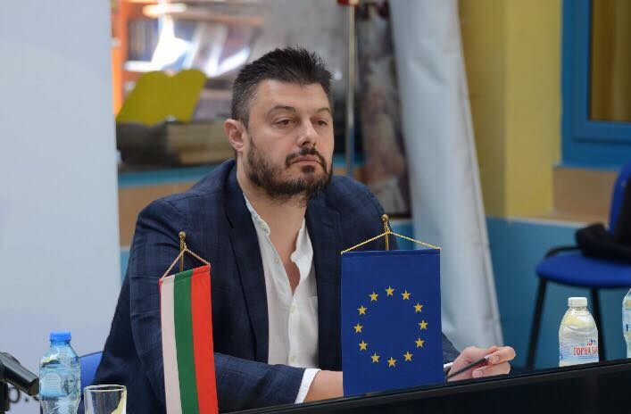 Бареков потопи армадата от фейк медии, лочещи ежечасно грантове в кочината на Сорос, с остър коментар 
