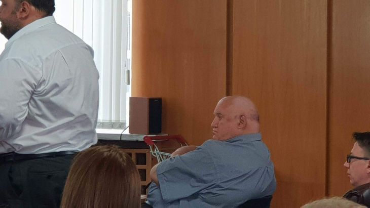 Драма в съда! Катя Лерца отново наглее, вдовицата на полицая ридае и трепери от ужас, а адвокатите Марковски... (СНИМКИ)