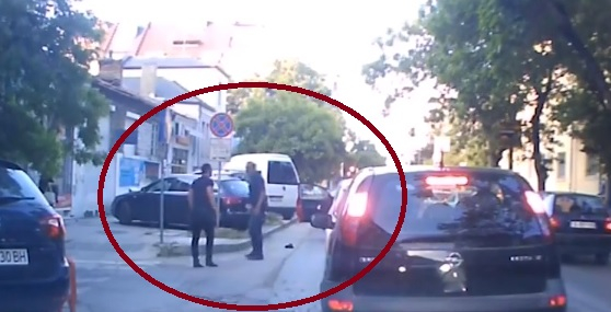 Полицията във Варна издирва побойниците на пътя във Варна, мястото било "арена" на битки за шофьори (ВИДЕО)
