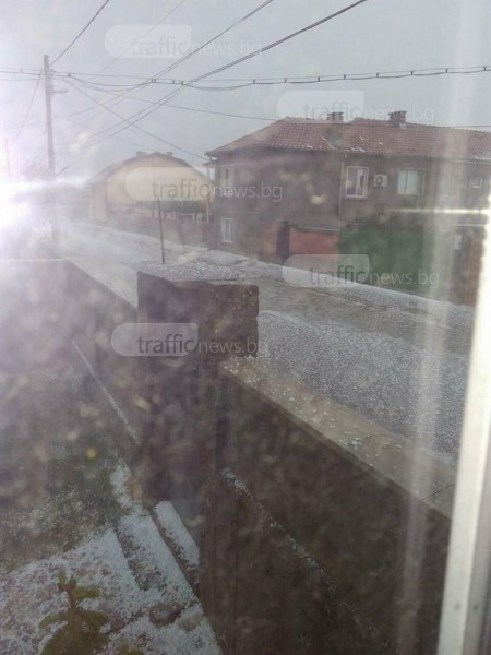 Смразяващо ВИДЕО! Небето се разтвори над Пловдивско и адът се стовари на земята 