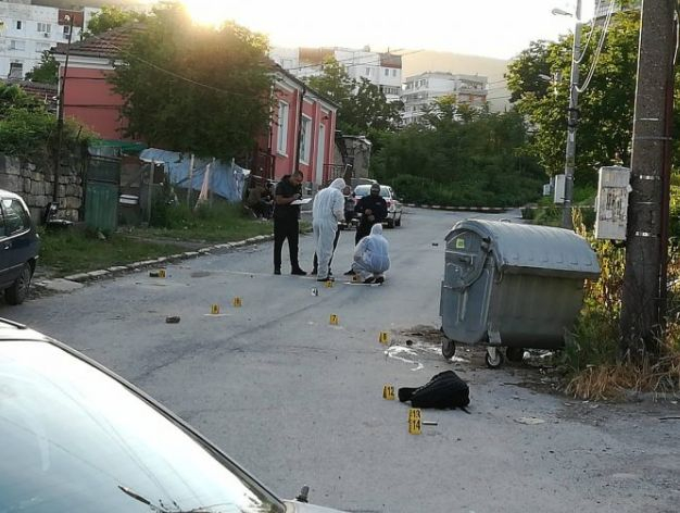 Брутално убийство разтърси Шумен! Тумба роми нападна мъж, а после... (СНИМКИ)