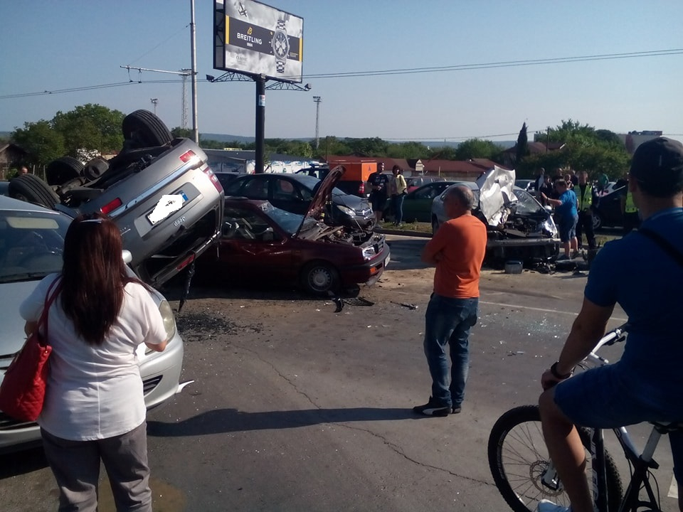 Малко дете е сред пострадалите в жестокото верижно меле с шест коли във Варна (ВИДЕО)