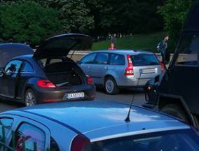 Само в БЛИЦ! Столичанка закъса с колата си в инфарктен момент, но на помощ ѝ се притече... (СНИМКИ)