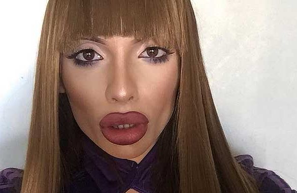 Филип-Анджелина се похвали с нови цици (СНИМКИ 18+)