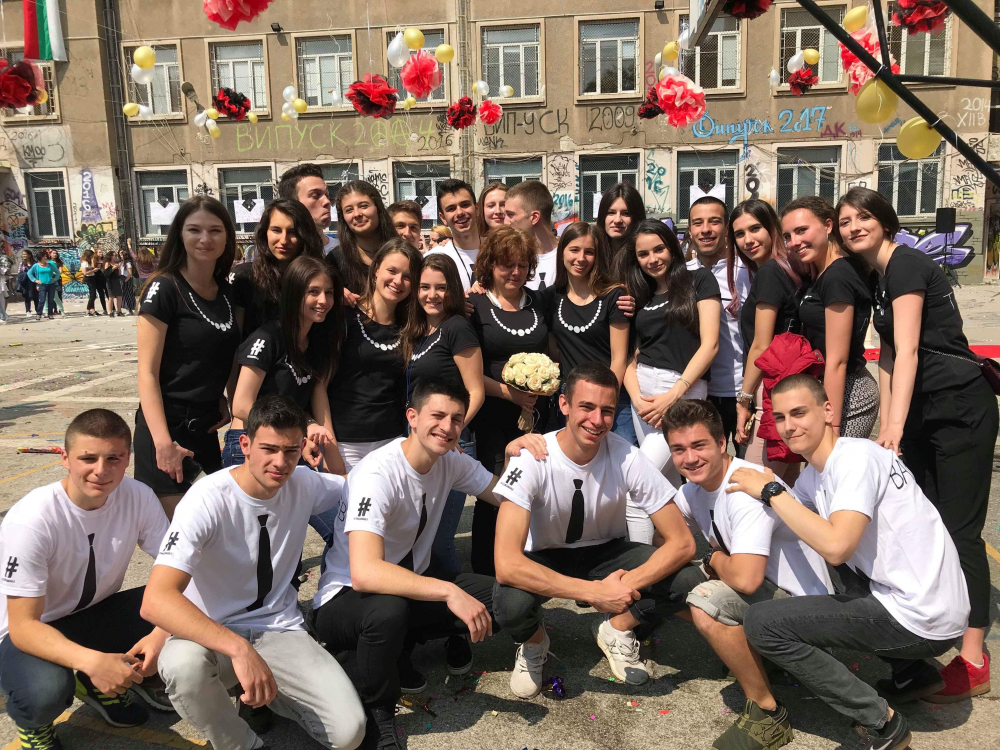 Каузата #steniskanabala 2018 обедини досега 2382-ма абитуриенти от 47 училища в цялата страна и продължава в пълен ход