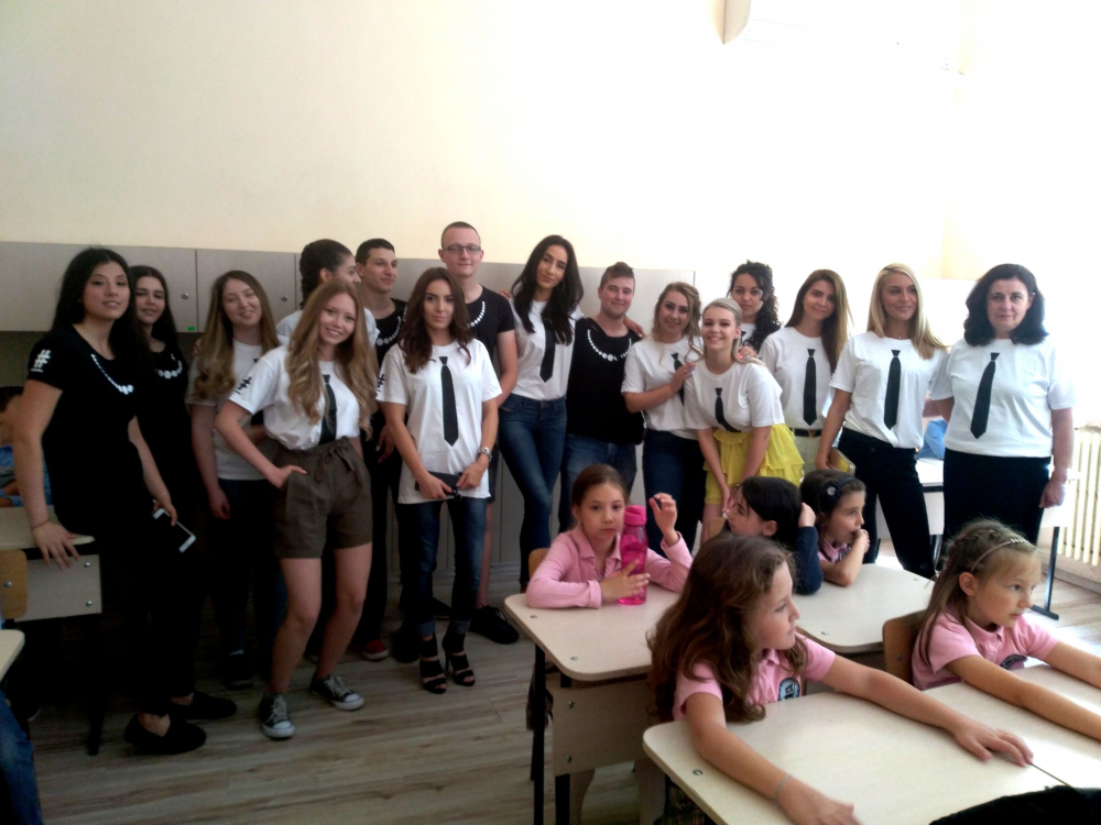 Каузата #steniskanabala 2018 обедини досега 2382-ма абитуриенти от 47 училища в цялата страна и продължава в пълен ход