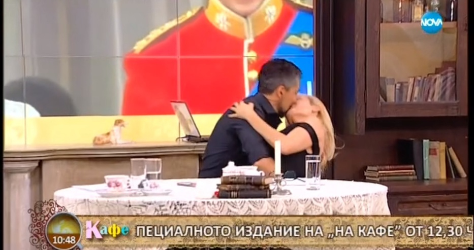 Ефирът се изчерви, след като Стефан награби Гала и... (СНИМКИ)