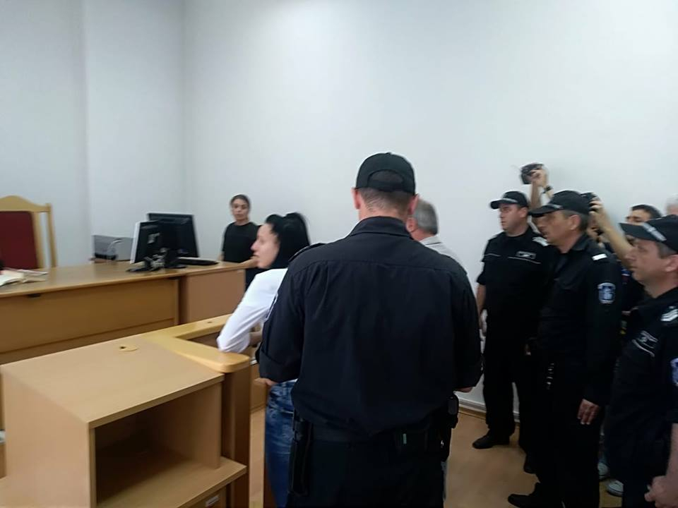 Адвокатът на танцьорката Габриела даде най-странното обяснение защо тя е ударила Катя (СНИМКИ)