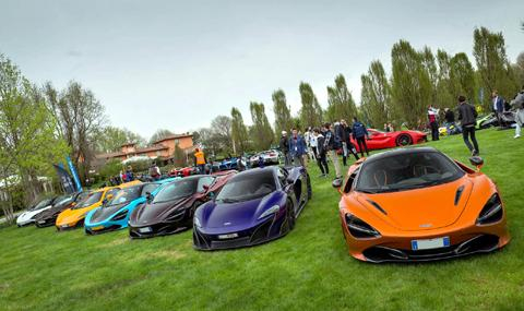 Изложението на суперавтомобили Cars & Coffee идва в България (СНИМКИ)