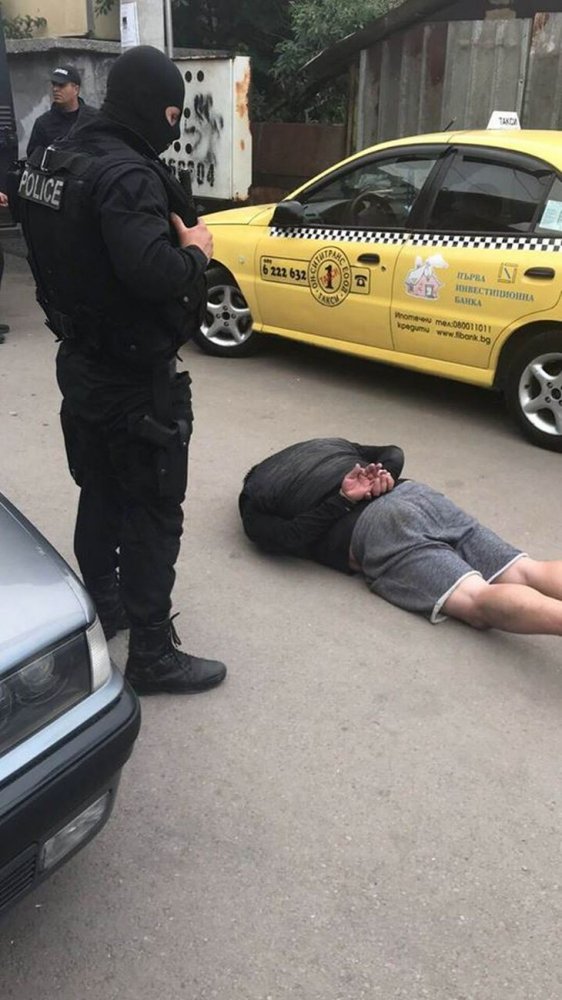 Извънредно и първо в БЛИЦ! Арестуваха трима автокрадци след зрелищна гонка с полицията в София (СНИМКИ) 
