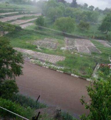 За минути този следобед за жителите на Доспат стана страшно! (СНИМКИ)