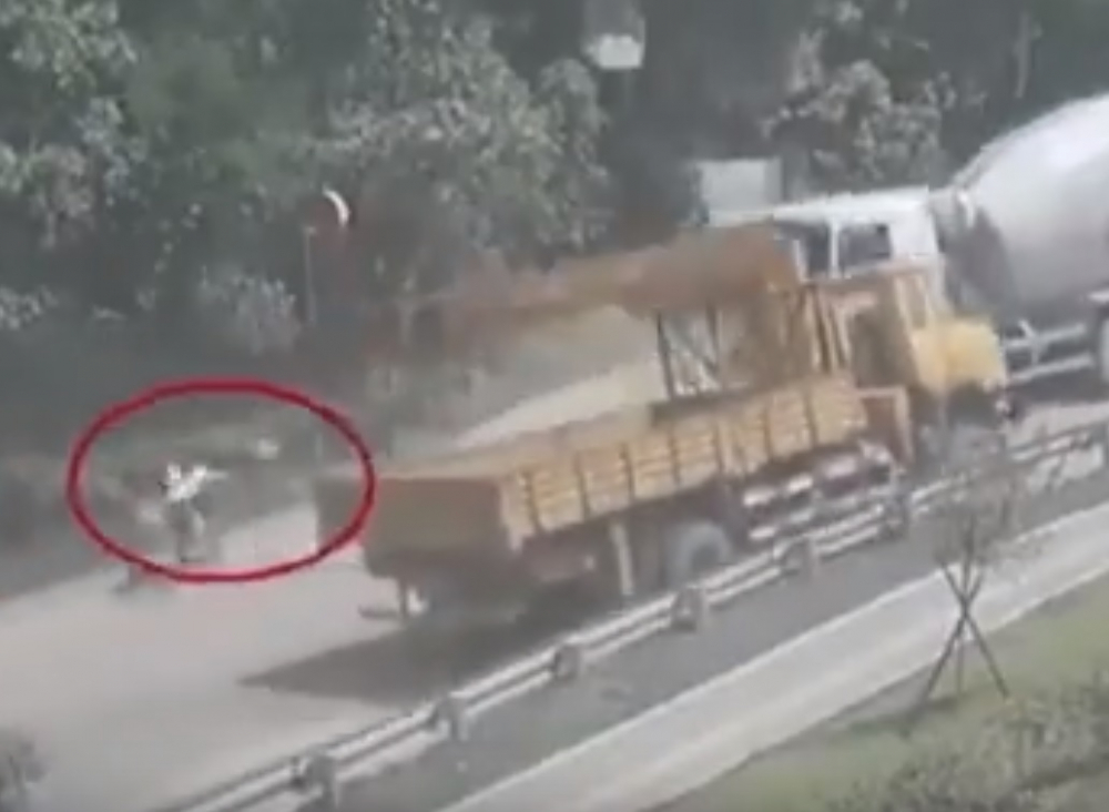 Ужасяващо ВИДЕО: Това ли е най-жестоката смърт на велосипедист в света