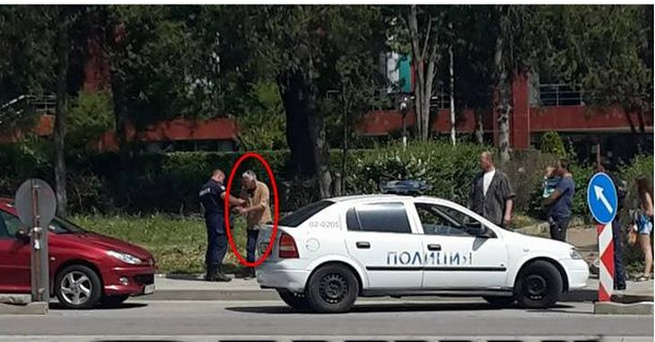 Жестоко меле до църква в Бургас! Мъж разби с камък черепа на опонента си (СНИМКИ)