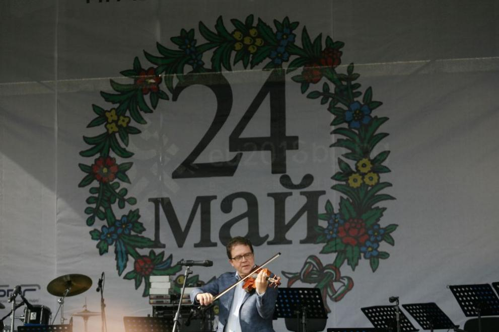 Кощунство! Вандали поругаха изложбата „За буквите”